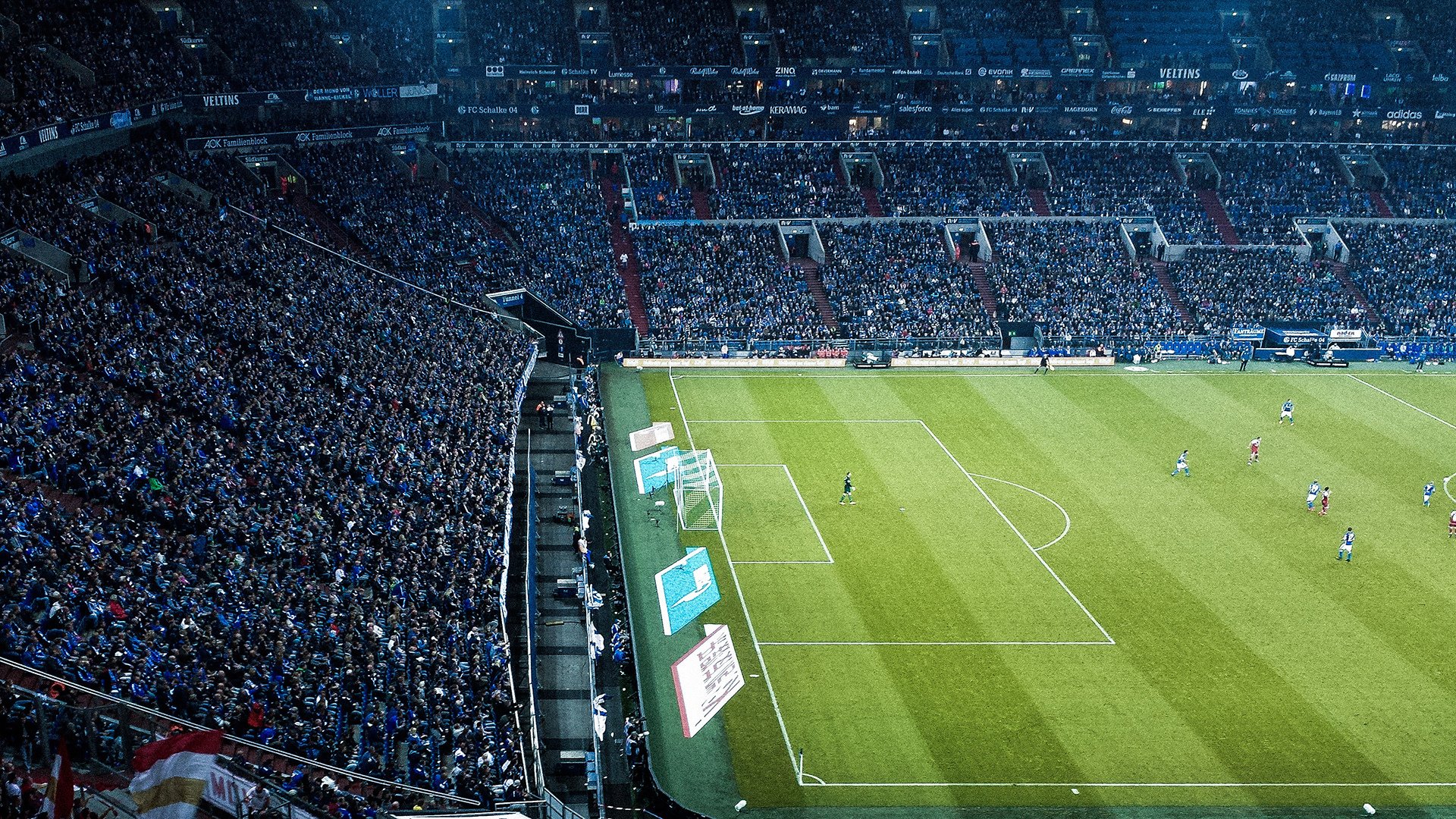 绿茵场草皮更新计划实施，比赛质量稳步提升，绿茵草坪