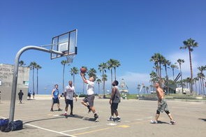 开云官方-英国网球公开赛，名将纷纷冲击冠军，英国网球运动